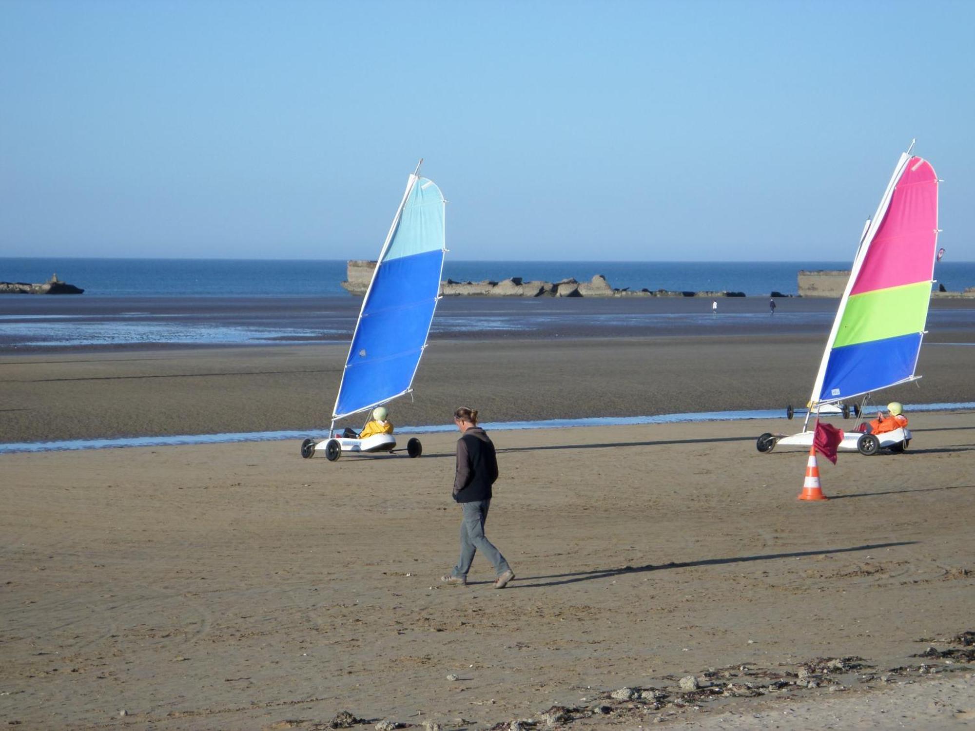 Gites " Arromanches" Ou "Bord De Mer Pmr" 2 Chambres En Front De Mer A Asnelles , 3Km D'Arromanches, 10Km De Bayeux Exterior foto